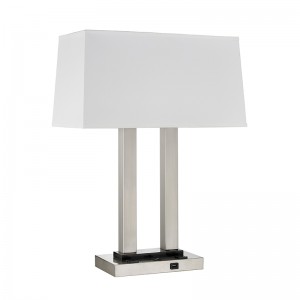 Lampada da tavolo a doppio comodino in camera