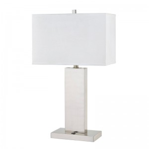 Lampada da tavolo della suite di ospitalità in camera